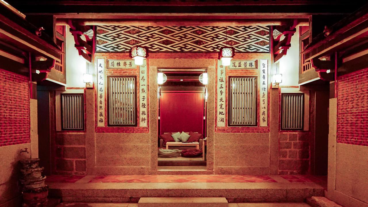 Beishan Old Western Style Hostel Jinning Bagian luar foto