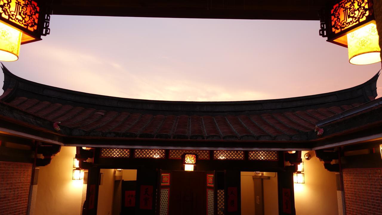 Beishan Old Western Style Hostel Jinning Bagian luar foto