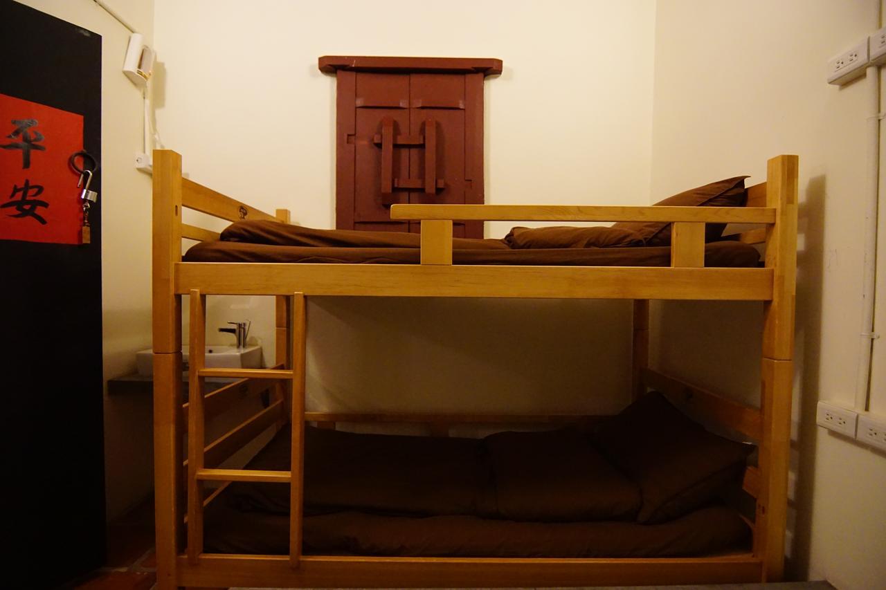 Beishan Old Western Style Hostel Jinning Bagian luar foto